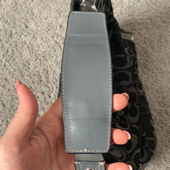 Coach Rare Largest Carly Hobo Bag J0926-F13981 - Picture 9 of 16